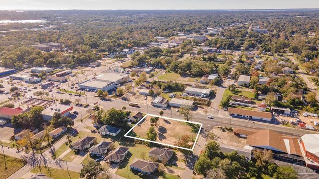 910 N Pace Blvd, Pensacola, FL 32505