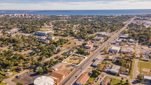 910 N Pace Blvd, Pensacola, FL 32505