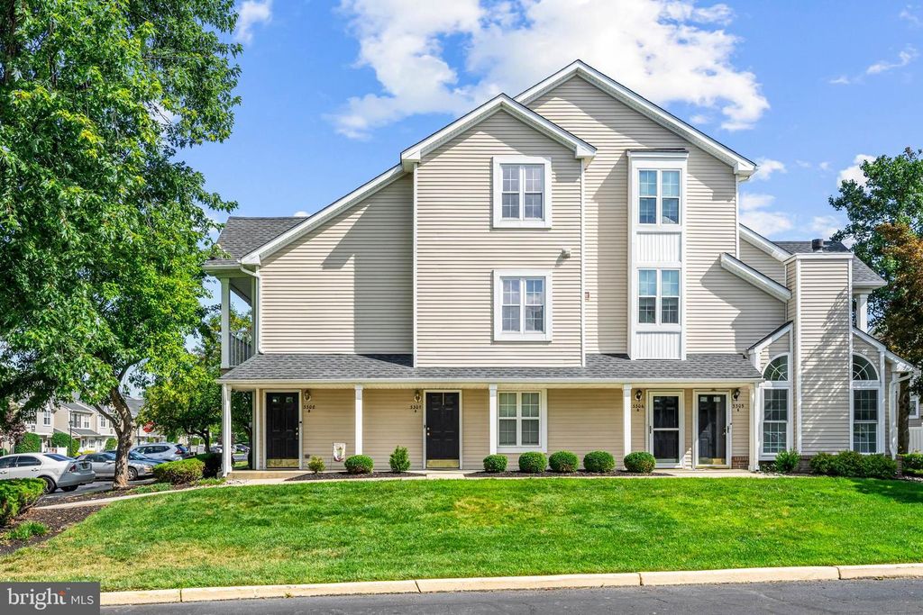 3308-B SAXONY DR, Mount Laurel, NJ 08054