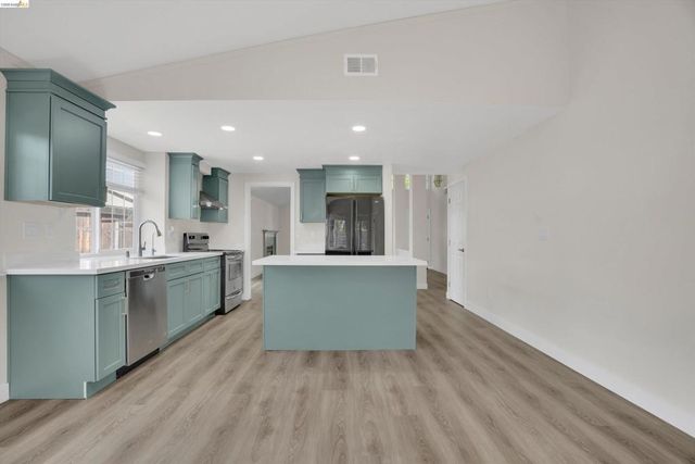 2921 Honeysuckle Cir, Antioch, CA 94531