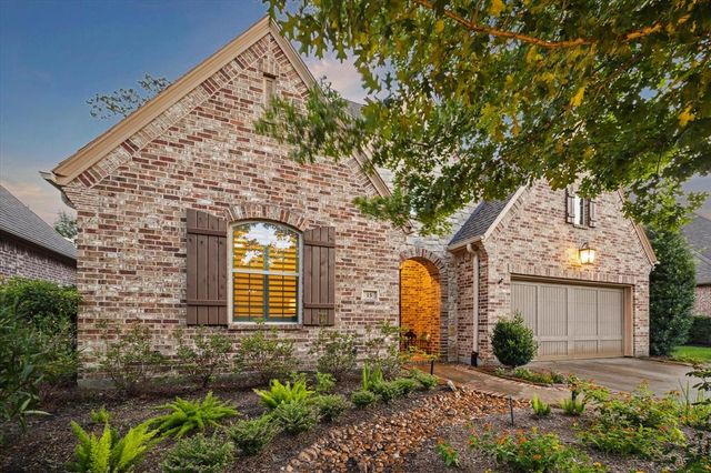 15 Corbel Point Way, The Woodlands, TX 77375