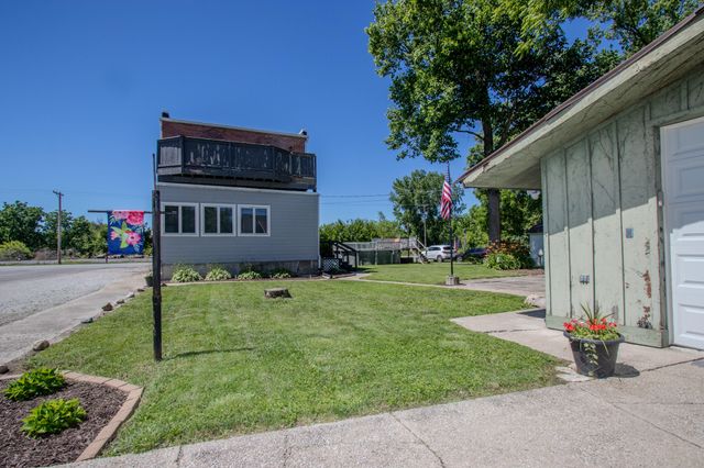 401 Fourth Street, Wheeler, IN 46393