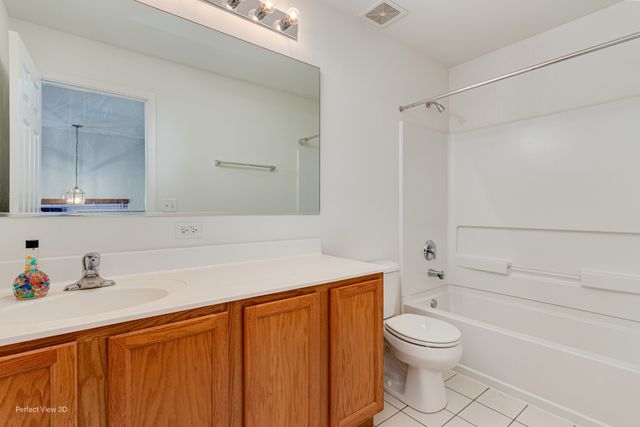 2420 Vivaldi Street, Woodstock, IL 60098