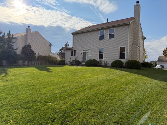 2420 Vivaldi Street, Woodstock, IL 60098