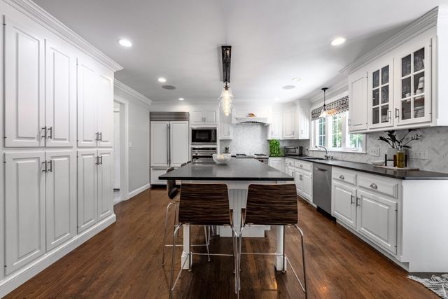 15 Hawthorn Avenue, Needham, MA 02492