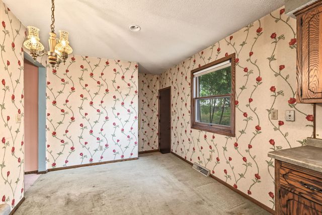 1677 Burns Avenue, Saint Paul, MN 55106