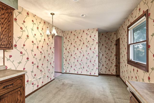 1677 Burns Avenue, Saint Paul, MN 55106
