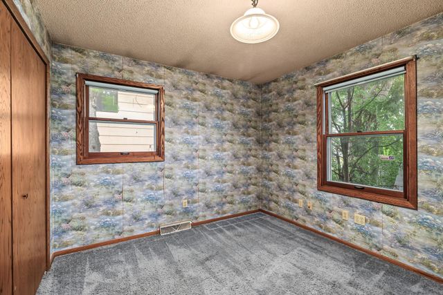1677 Burns Avenue, Saint Paul, MN 55106