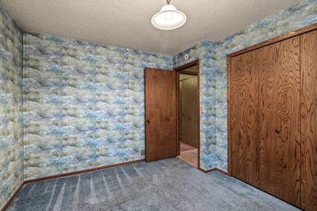 1677 Burns Avenue, Saint Paul, MN 55106