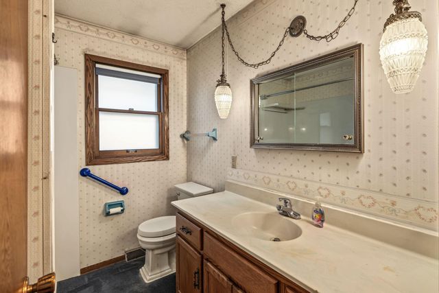 1677 Burns Avenue, Saint Paul, MN 55106