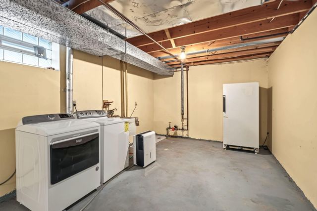 1677 Burns Avenue, Saint Paul, MN 55106