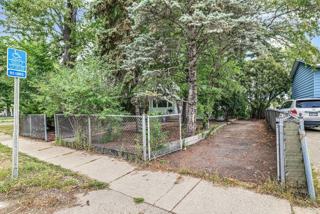 1677 Burns Avenue, Saint Paul, MN 55106