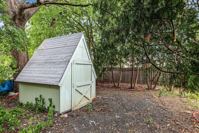 1677 Burns Avenue, Saint Paul, MN 55106