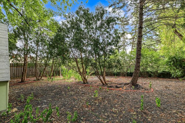 1677 Burns Avenue, Saint Paul, MN 55106