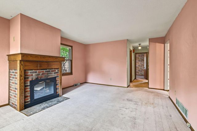 1677 Burns Avenue, Saint Paul, MN 55106