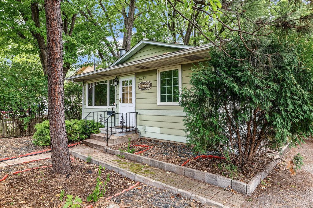 1677 Burns Avenue, Saint Paul, MN 55106