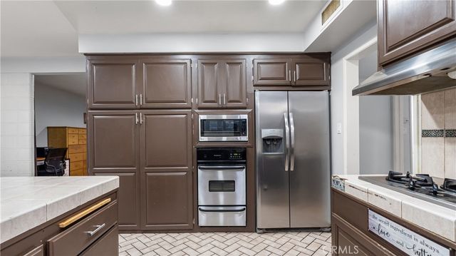 18600 Knapp Street, Northridge, CA 91324