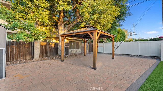 18600 Knapp Street, Northridge, CA 91324