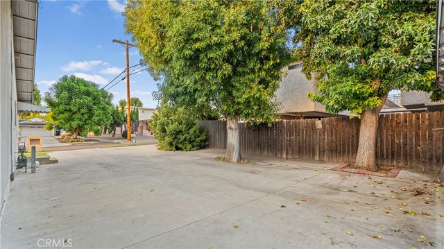 18600 Knapp Street, Northridge, CA 91324