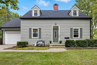 704 E Meadowbrook Drive, Midland, MI 48642