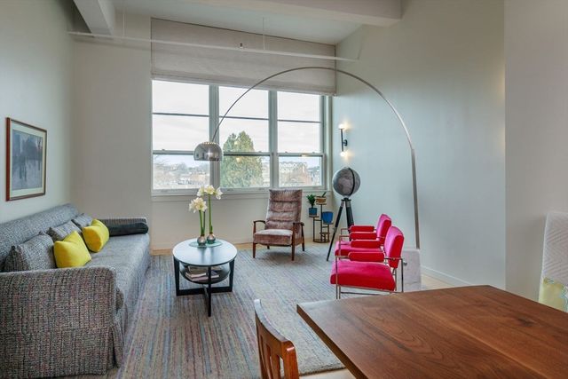 51 Lafayette 403, Salem, MA 01970