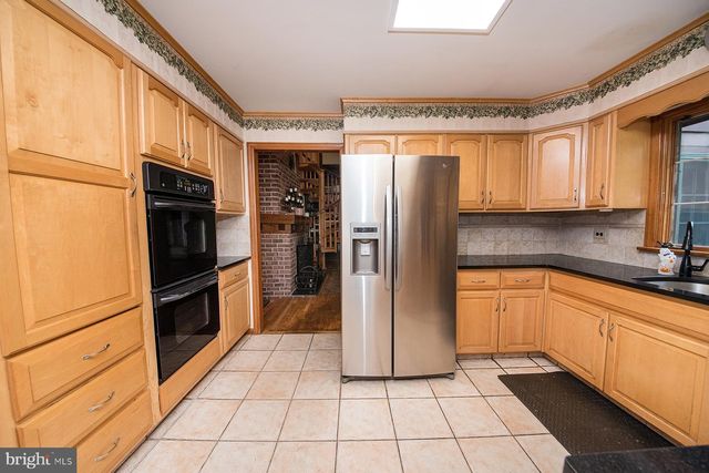 136 ELLISDALE RD, Allentown, NJ 08501