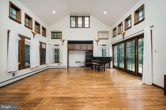 136 ELLISDALE RD, Allentown, NJ 08501