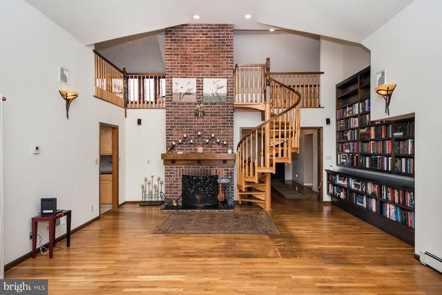 136 ELLISDALE RD, Allentown, NJ 08501