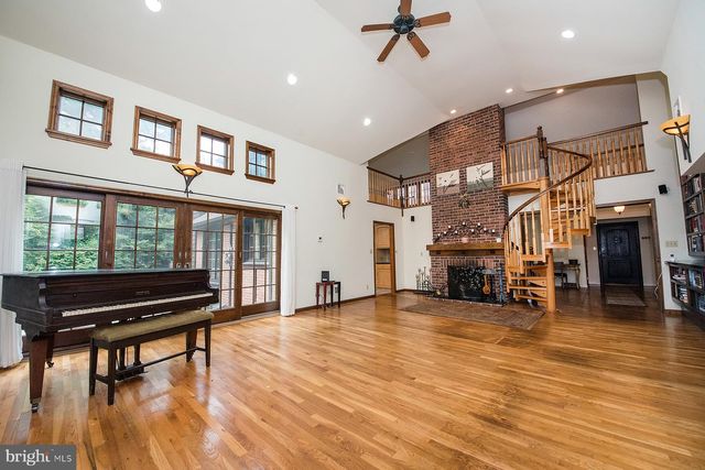 136 ELLISDALE RD, Allentown, NJ 08501