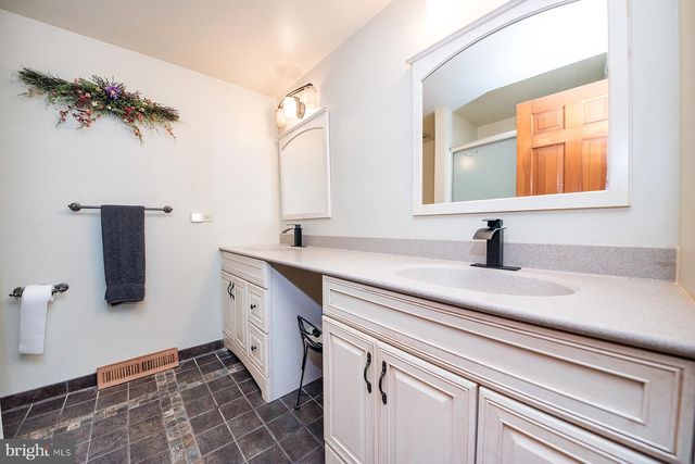 136 ELLISDALE RD, Allentown, NJ 08501