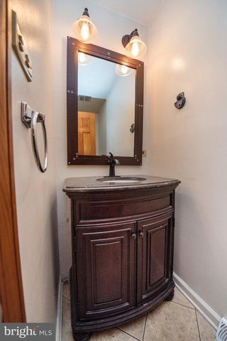 136 ELLISDALE RD, Allentown, NJ 08501