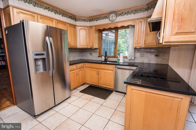 136 ELLISDALE RD, Allentown, NJ 08501