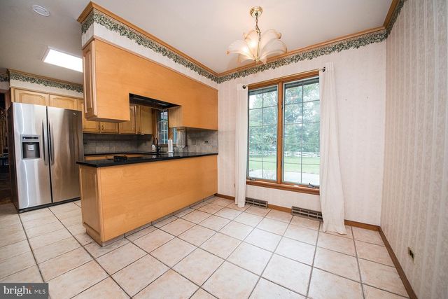 136 ELLISDALE RD, Allentown, NJ 08501