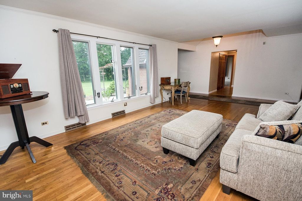 136 ELLISDALE RD, ALLENTOWN, NJ 08501 — photo 3