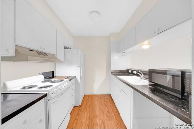 8038 Broadway Apt 123, San Antonio, TX 78209