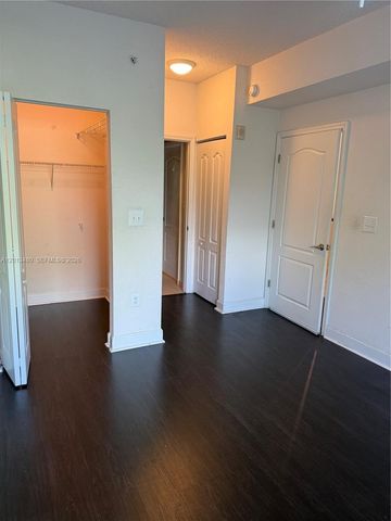 6001 SW 70th St 339, South Miami, FL 33143