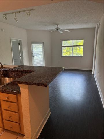 6001 SW 70th St 339, South Miami, FL 33143