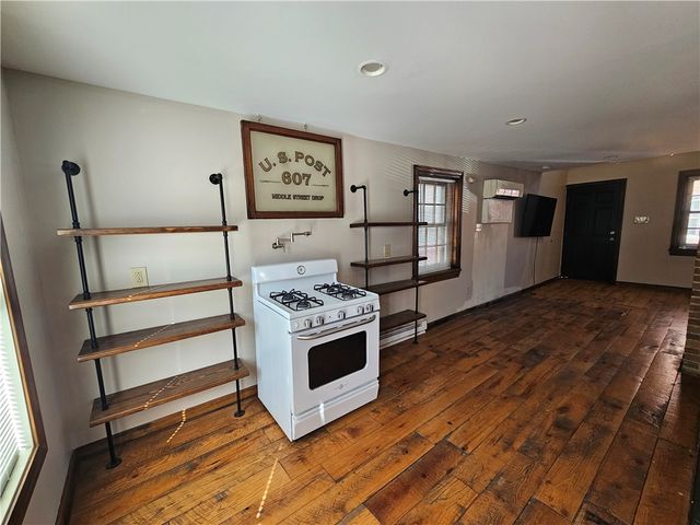 607 Middle St, Central North Side, PA 15212