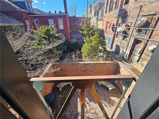 607 Middle St, Central North Side, PA 15212