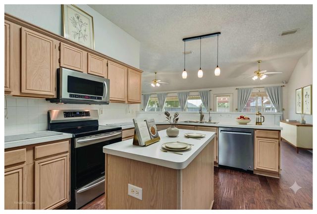 2704 Crooked Creek, Mesquite, TX 75181