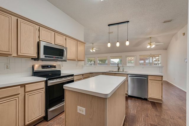 2704 Crooked Creek, Mesquite, TX 75181