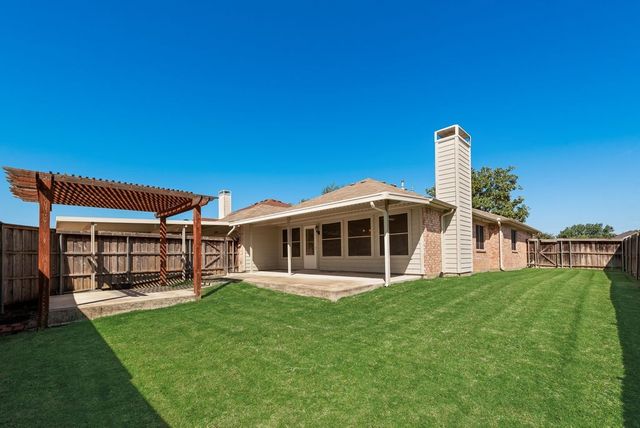2704 Crooked Creek, Mesquite, TX 75181