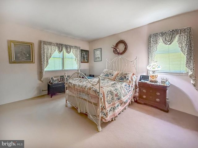 74 MEADOW LN, Richboro, PA 18954