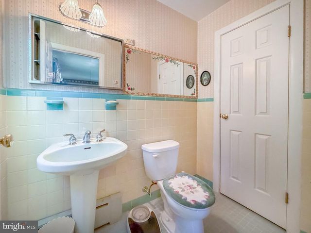 74 MEADOW LN, Richboro, PA 18954