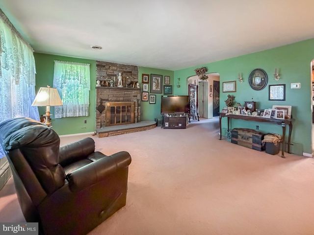 74 MEADOW LN, Richboro, PA 18954