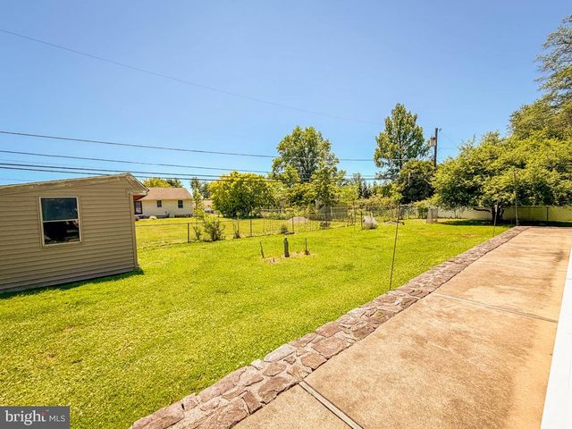 74 MEADOW LN, Richboro, PA 18954