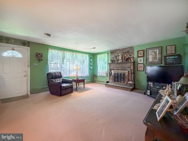 74 MEADOW LN, Richboro, PA 18954