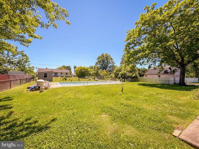 74 MEADOW LN, Richboro, PA 18954