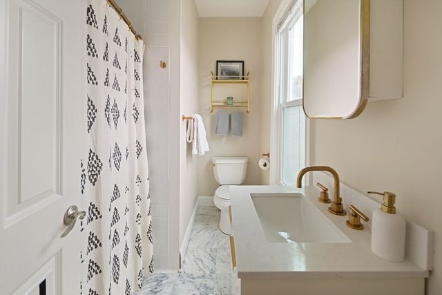 87 Bartlett St 2, Boston, MA 02129