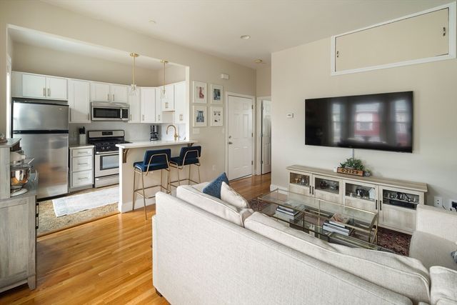 87 Bartlett St 2, Boston, MA 02129